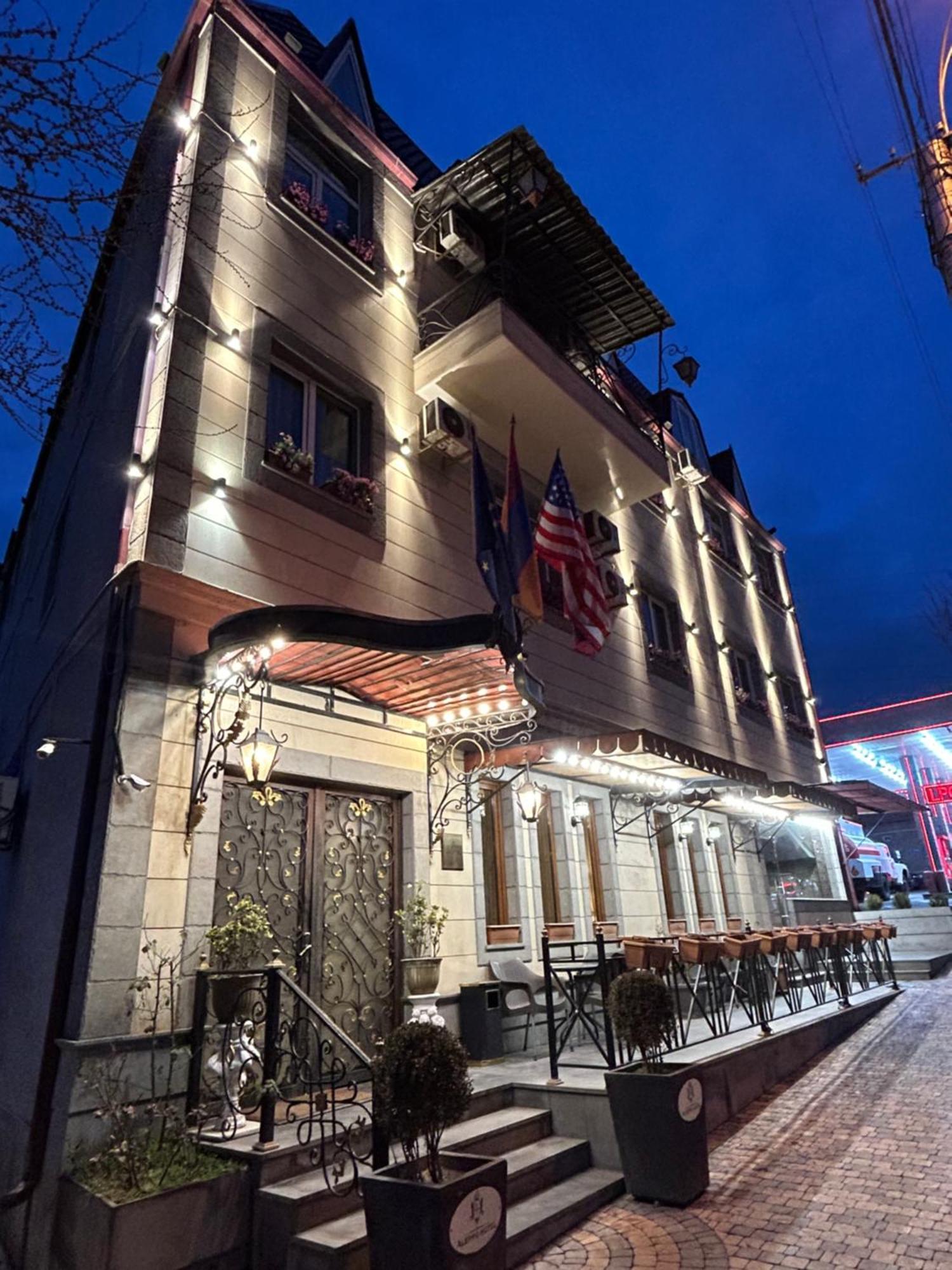 Aleppo Hotel Jereván Kültér fotó