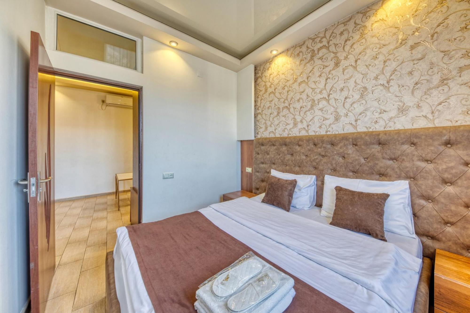 Aleppo Hotel Jereván Kültér fotó