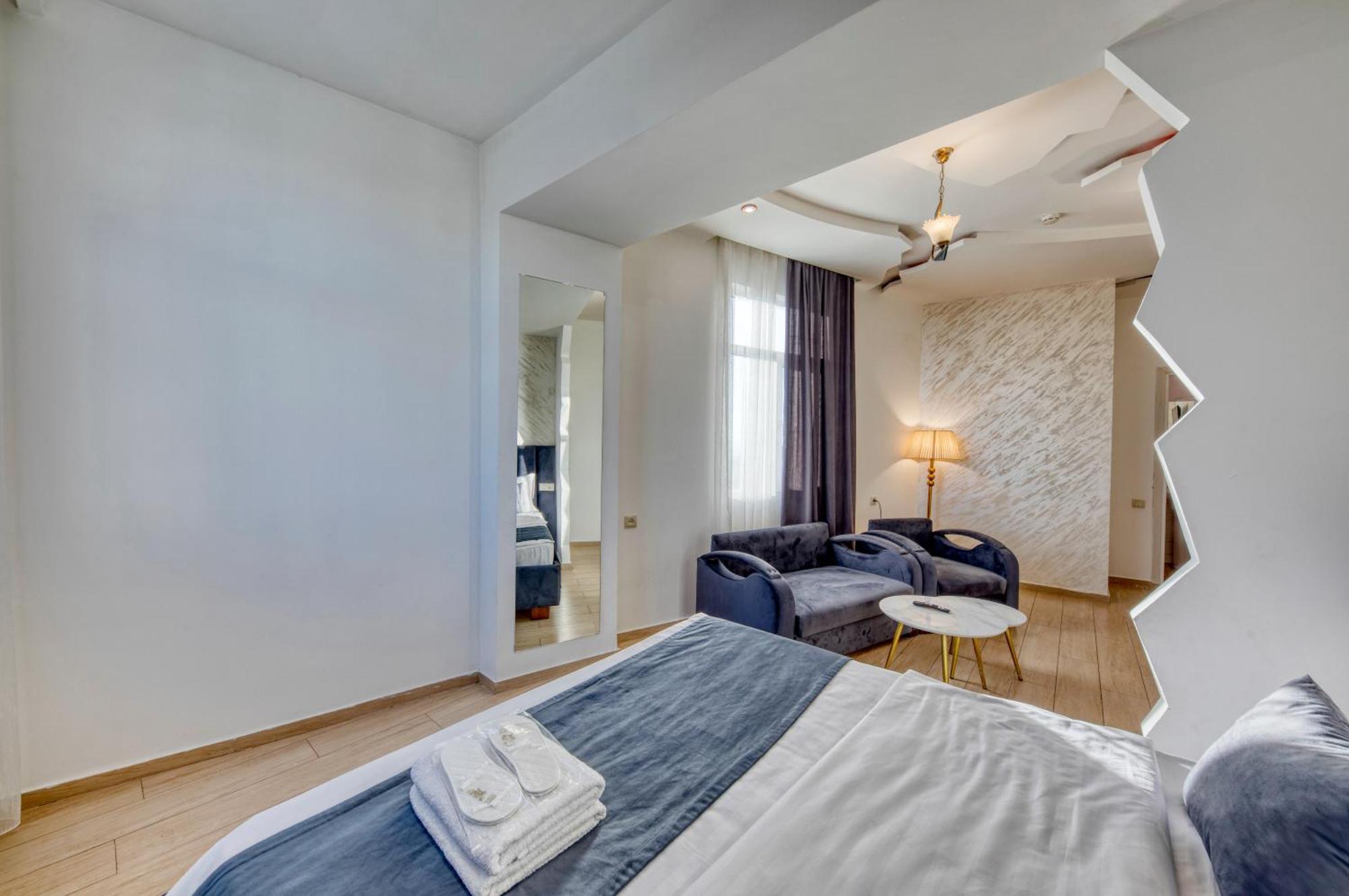 Aleppo Hotel Jereván Kültér fotó