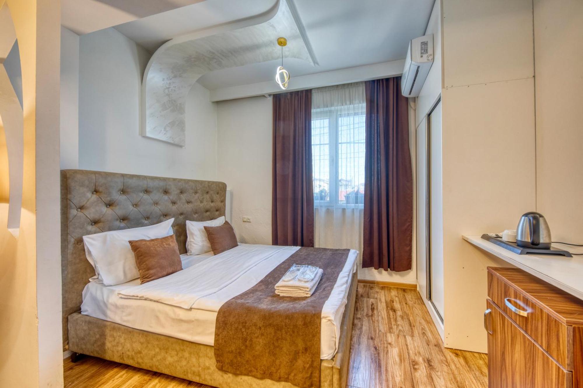 Aleppo Hotel Jereván Kültér fotó