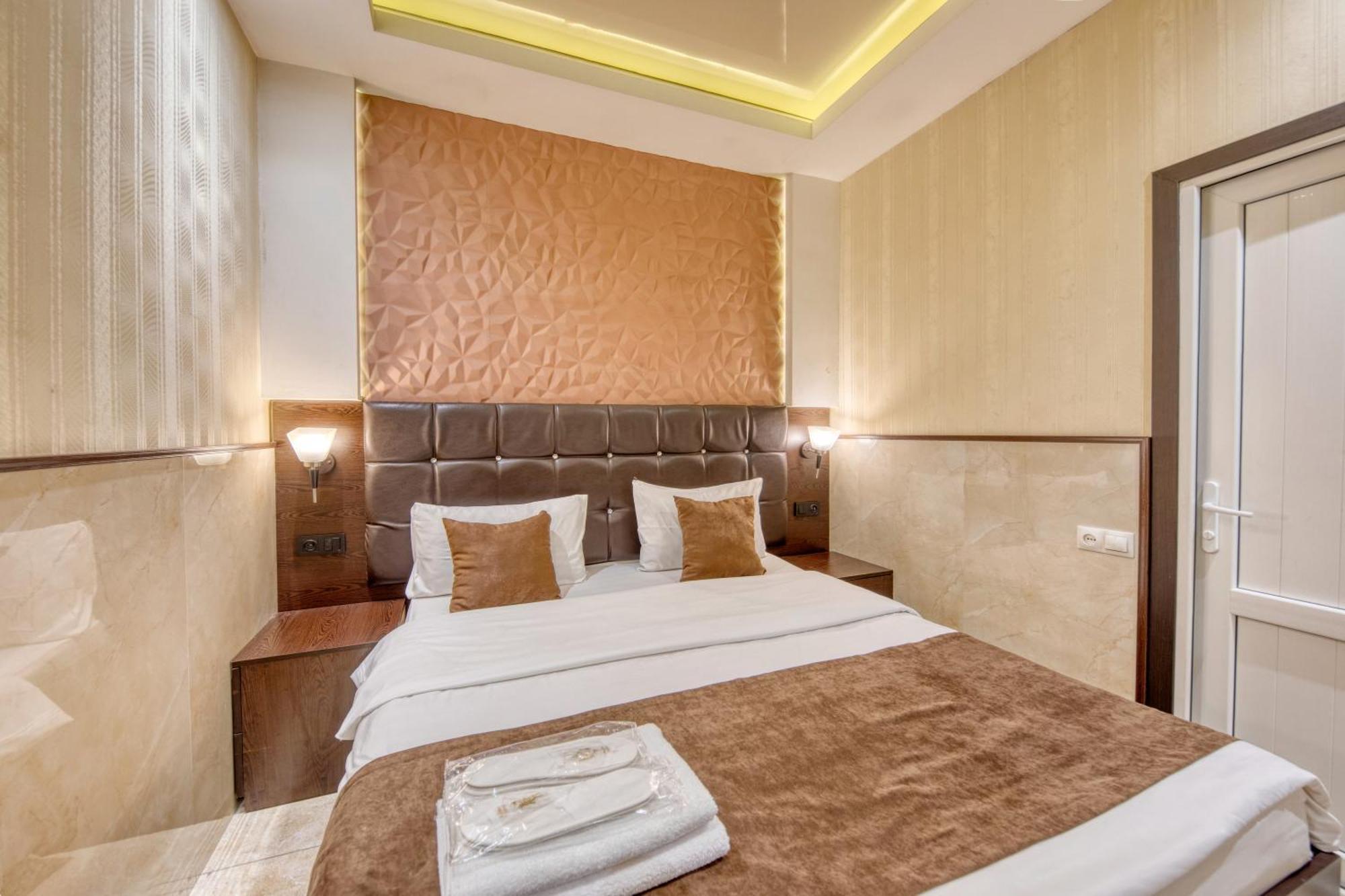 Aleppo Hotel Jereván Kültér fotó