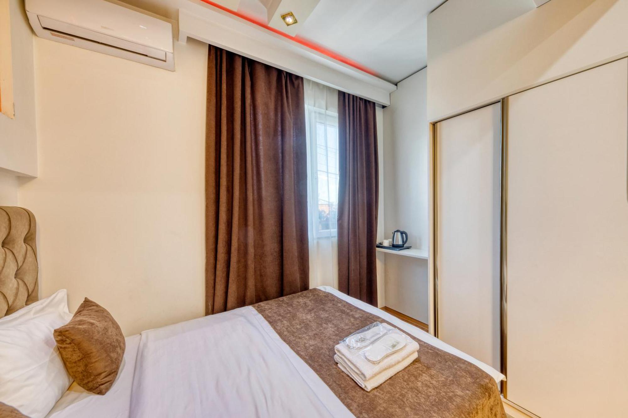 Aleppo Hotel Jereván Kültér fotó