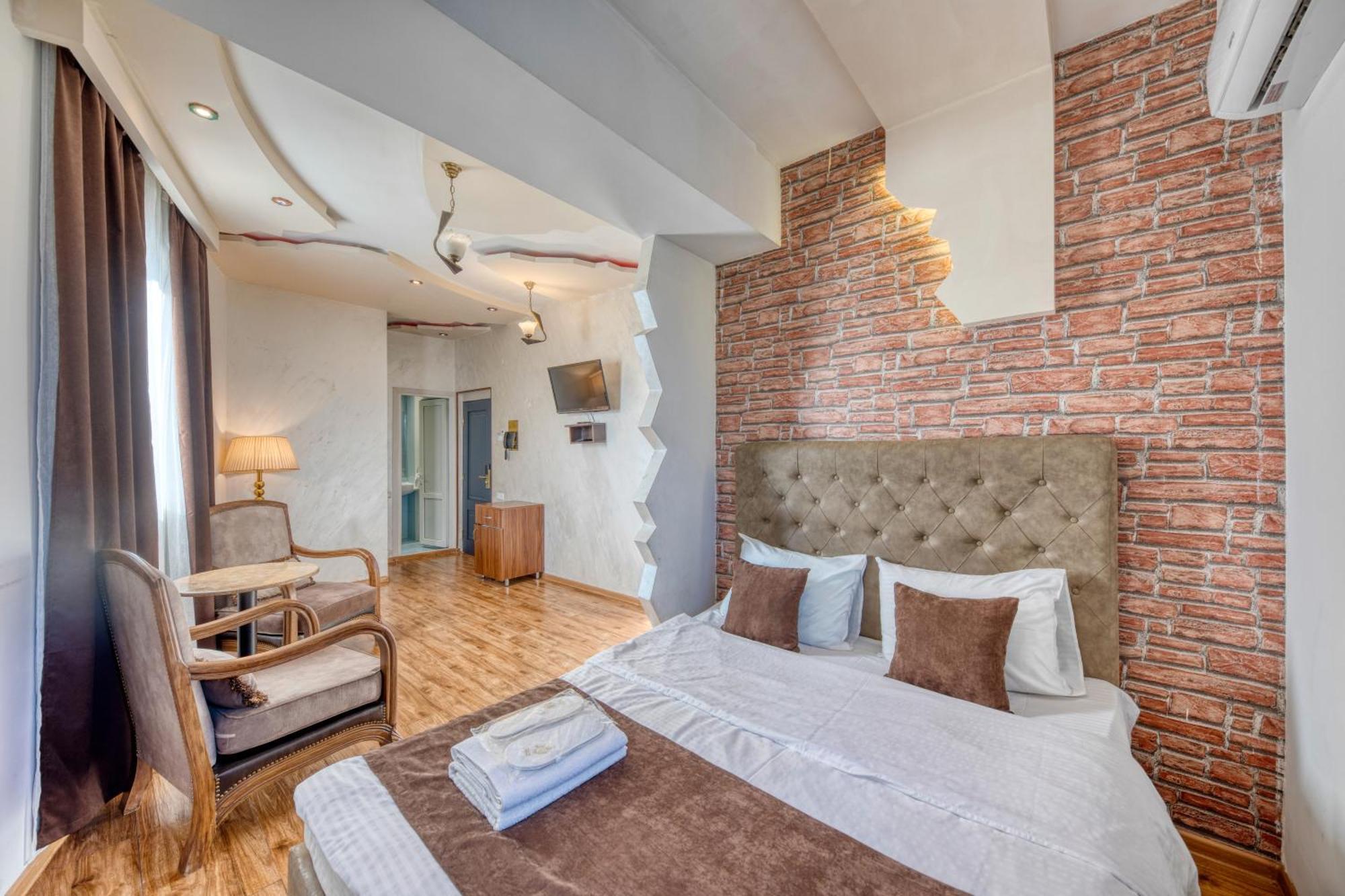 Aleppo Hotel Jereván Kültér fotó